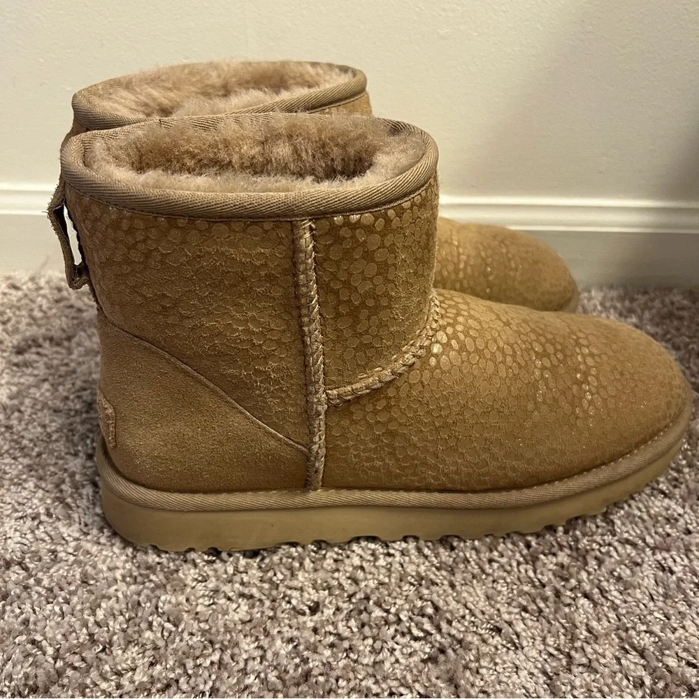 {UGG} Classic Mini Sparkle Spots Boots Tan - Picture 3 of 9